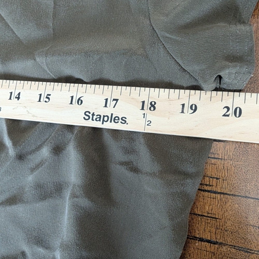 Simple Silk Blouse Top Short Sleeve Olive Green Keyhole Back Sz 10 Minimalist - Picture 5 of 6